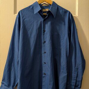 Van Heusen Fitted Blue 34/35 Button Down Long Sleeve Collared Shirt Neck 17